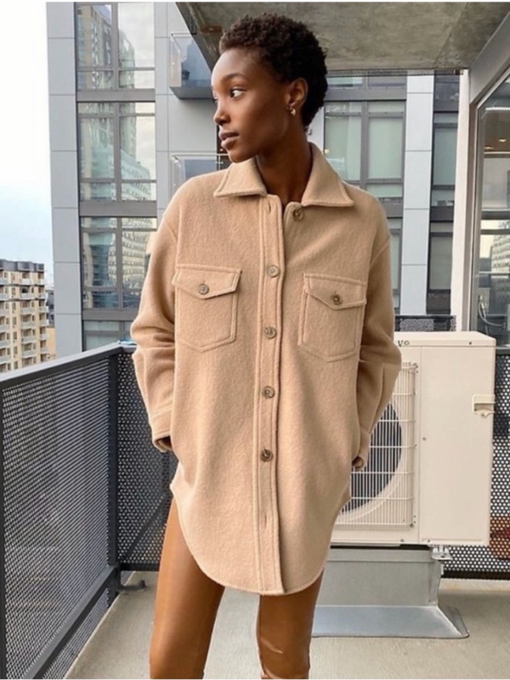 Aritzia Wilfred Free Ganna Shirt Jacket in camel merino wool size small